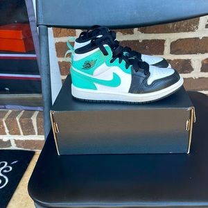 Jordan 1 MID (PS)